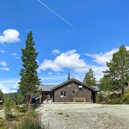 4 Bedroom Amazing In Holiday home *